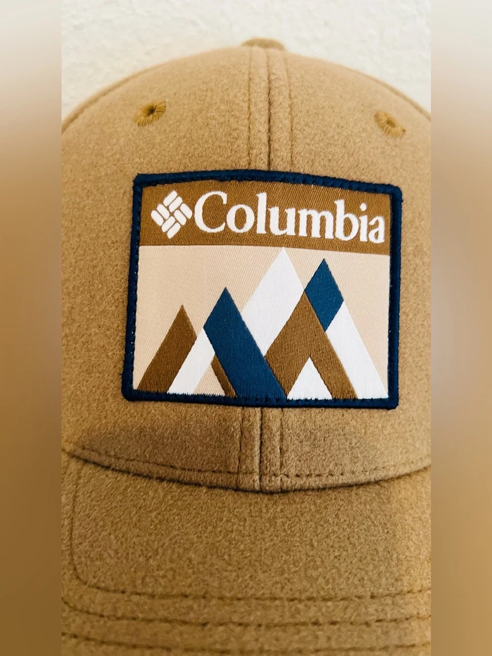 Columbia Tan Outdoor Patch Baseball Cap size L/XL